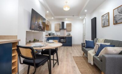 Comfy 5 Star Stays, Sleeps 8, Free Parking, Wirral