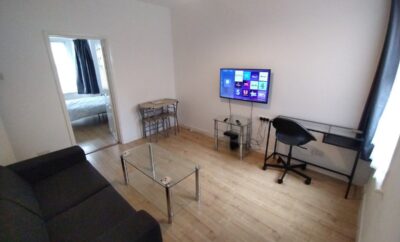 With Garden & Parking Nearby, close To Town, train and Bus